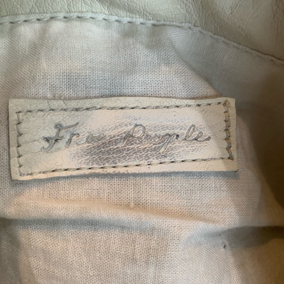 Free People.White 💯 leather w/ gold purse bag - Picture 8 of 8